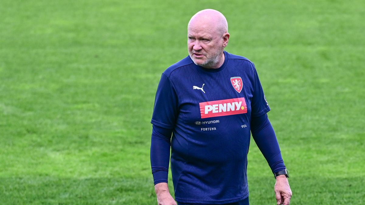 Jako přátelák to neberu. Některé nové tváře dostanou šanci, sdělil Hašek před Saúdskou Arábií